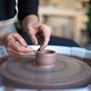 hands_turning_ceramics